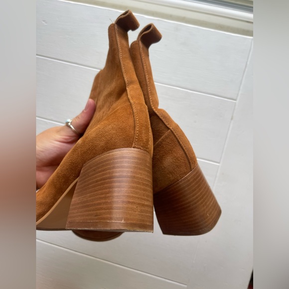 Davos Gomma Tan Italian Suede Leather Ribbed Chunky Heel Booties Women's Size 37 - Picture 2 of 9